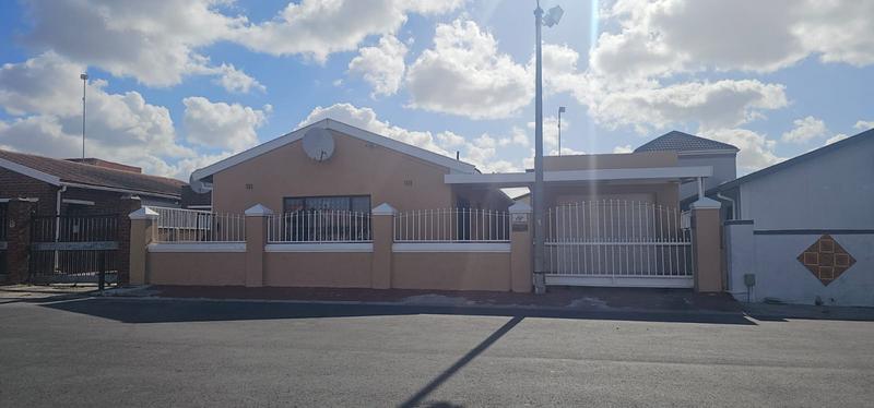 2 Bedroom Property for Sale in Guguletu Western Cape